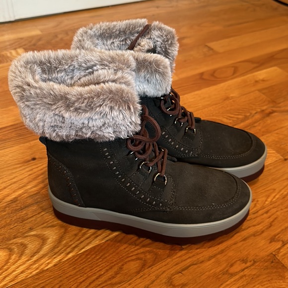 Cougar winter boots size 6 - Picture 2 of 2